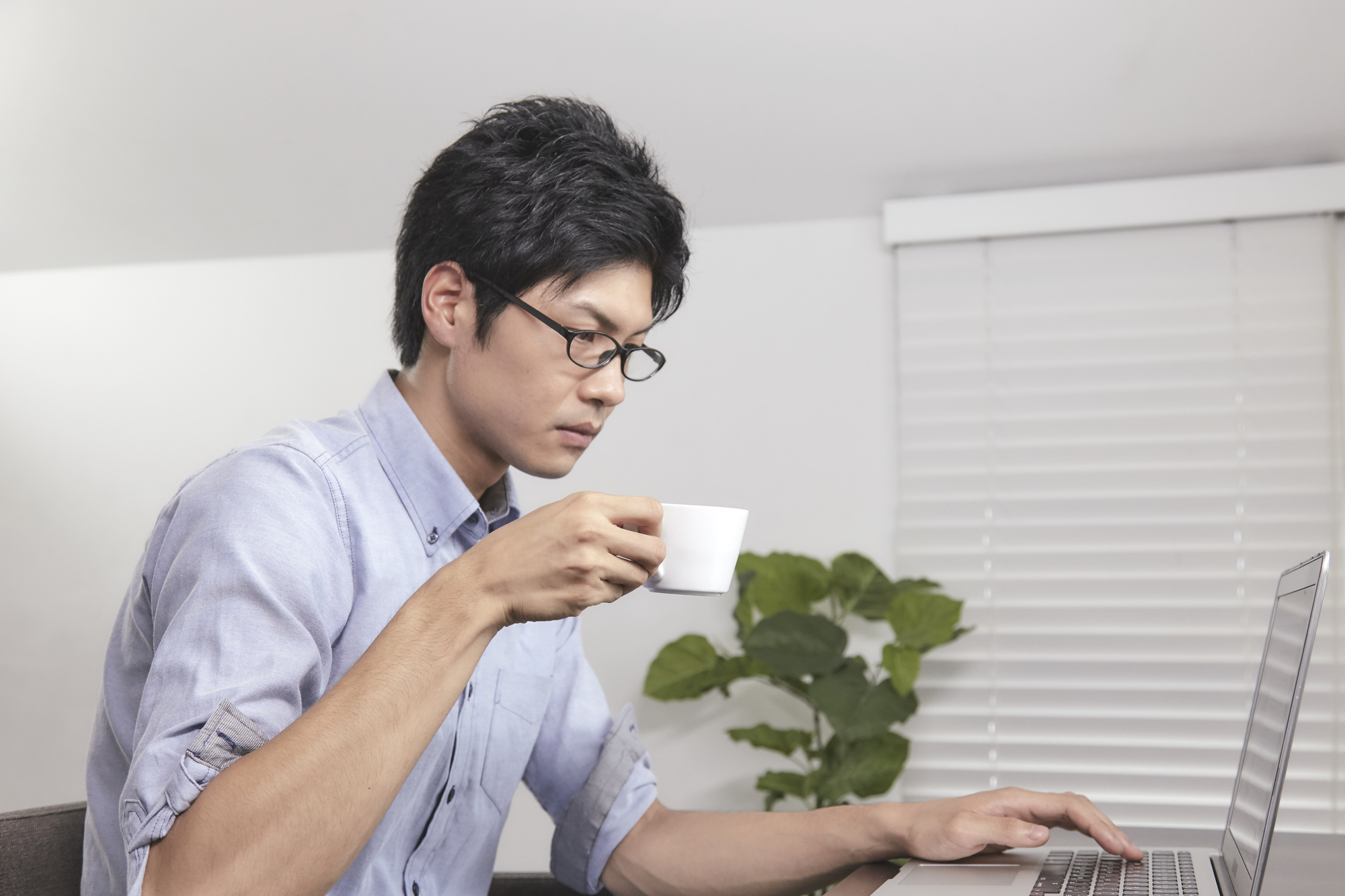 副業でも結果が出やすいパソコンを使って稼ぐ仕事3選を紹介！