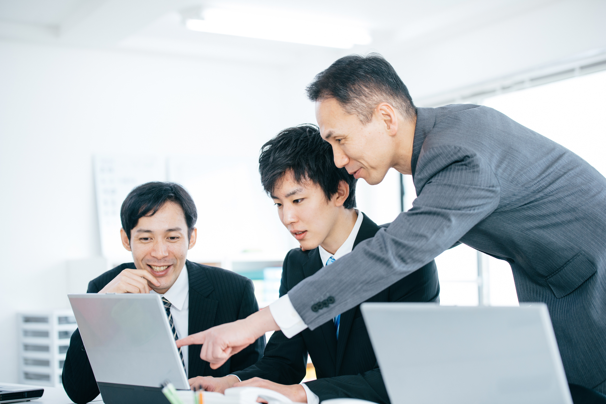 副業で確定申告をしないといけないのはいくらから？